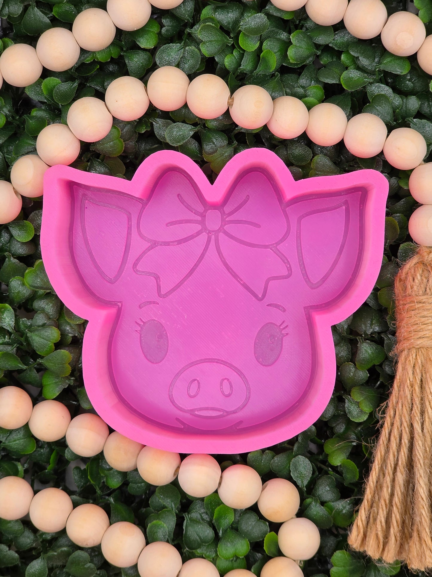 Pig w/ Bow Freshie